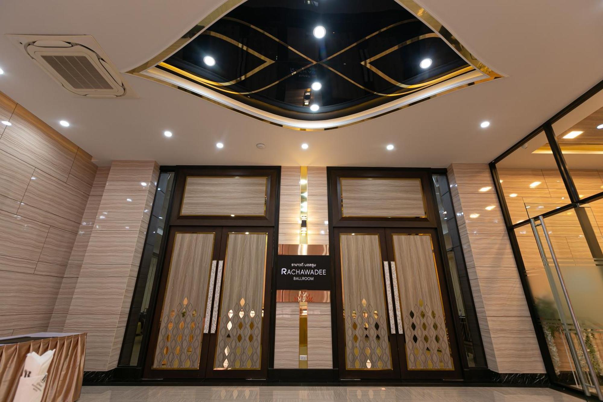Grand Ratchapruek Hotel Пак-Крет Экстерьер фото
