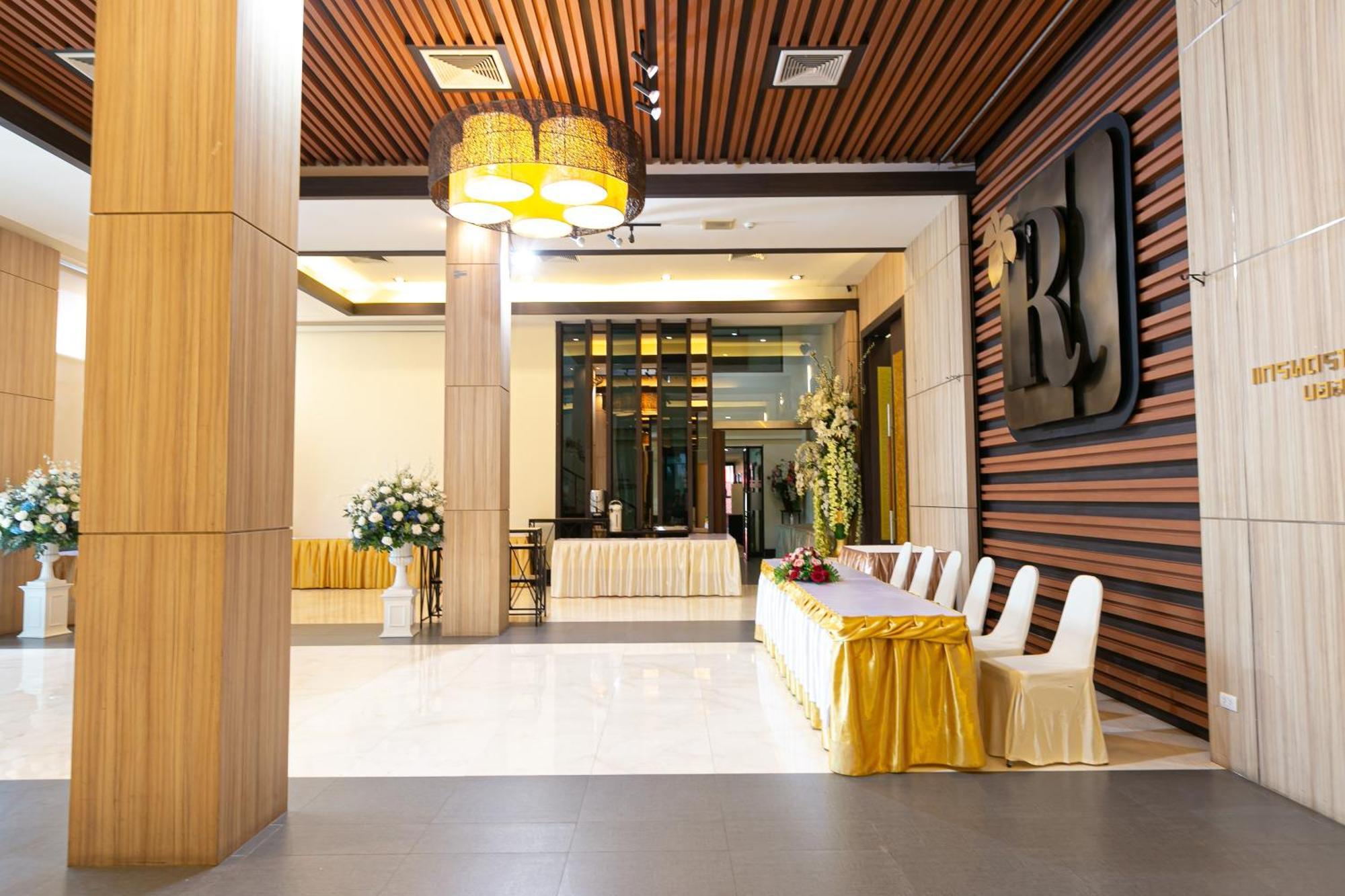 Grand Ratchapruek Hotel Пак-Крет Экстерьер фото